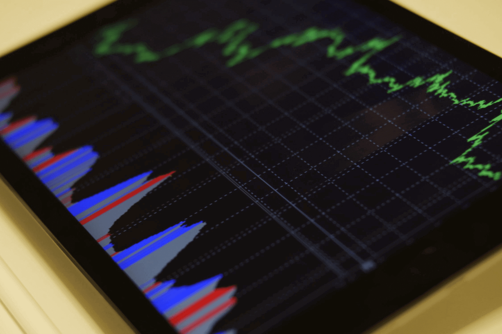 Python vs SQL: Which is Better for Data Analytics?