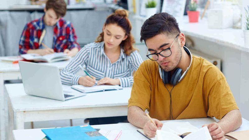 Beyond Digital: Preparing Students For The Generative AI Era With Critical Thinking