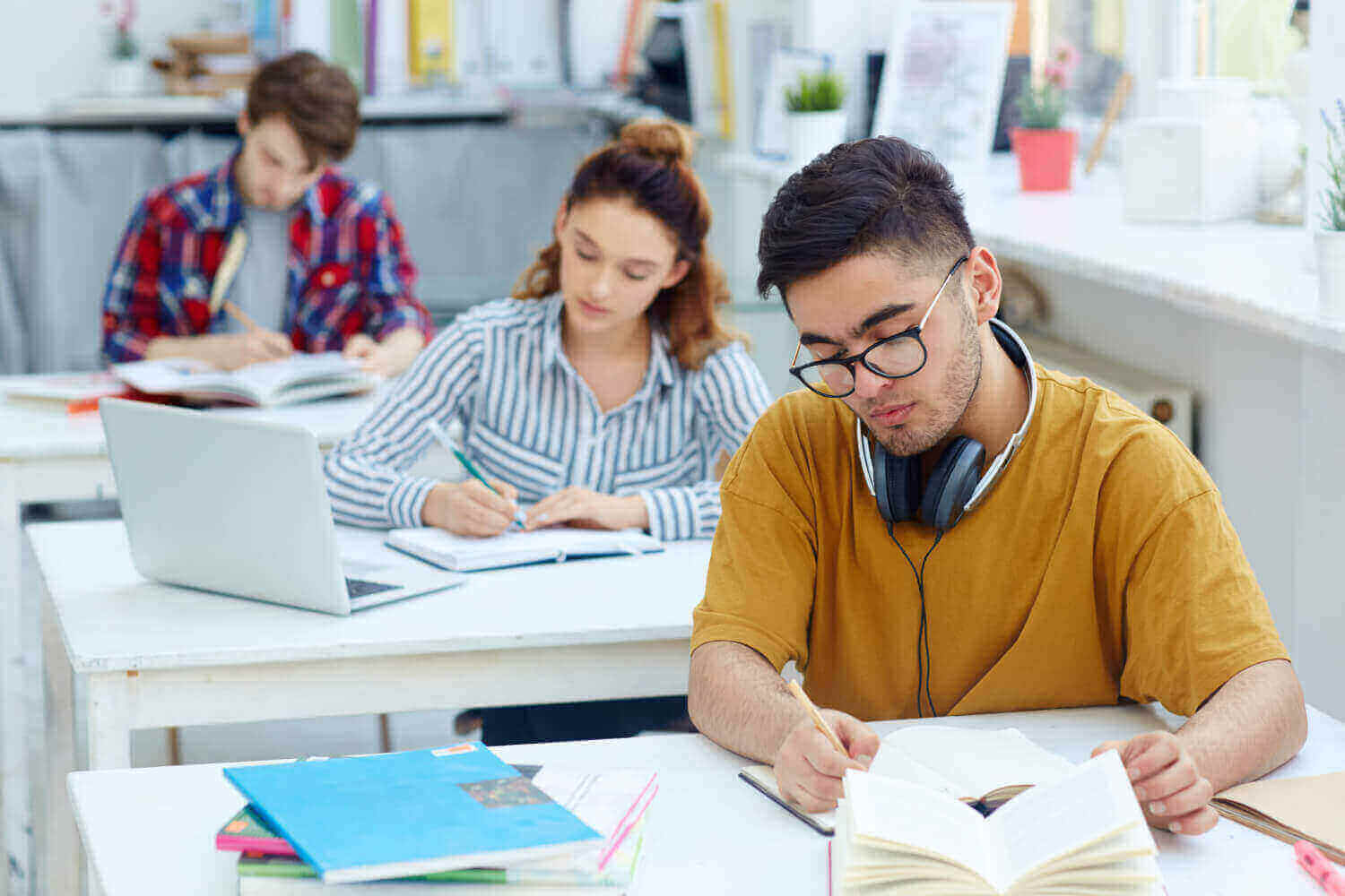 Beyond Digital: Preparing Students For The Generative AI Era With Critical Thinking